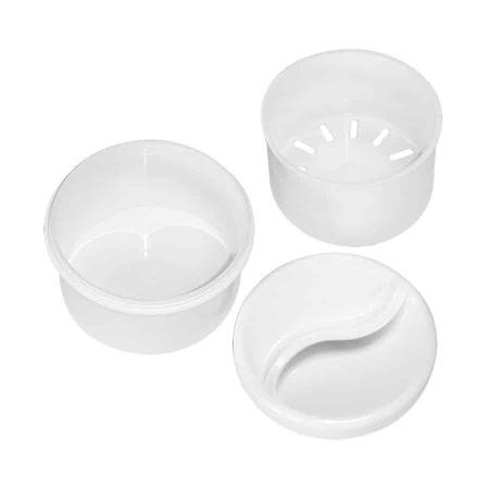 Boîte à dentier avec couvercle et panier blanc