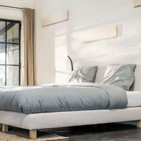 Dekbedovertrek TUUR (240 x 220cm), incl. 2 kussenslopen (65 x 65cm)
 Wit
