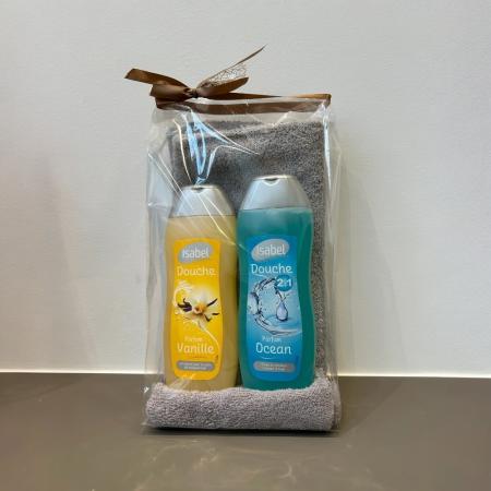 Geschenkpakket eindejaar 7 (Handdoek + washandje + 2 x douchegel)